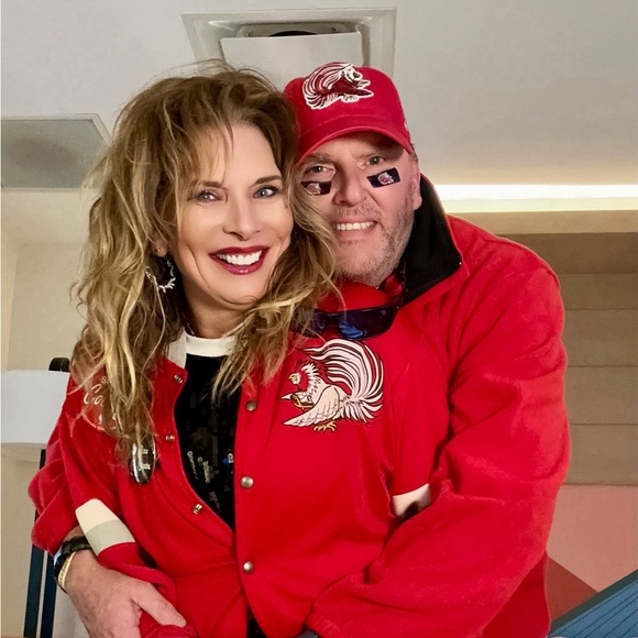 I’m a Southern Lady that believes we can all help each other & look for positive - Picture 7 of 7